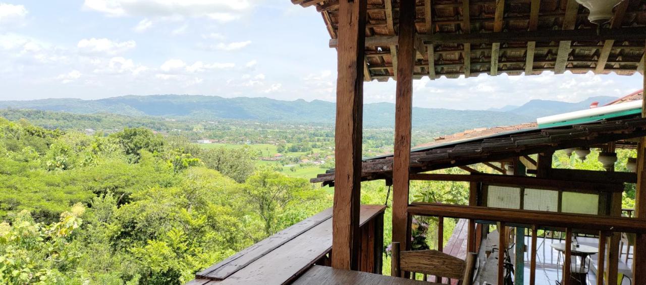 Omah Singo Stay & Resto Yogyakarta Bantul Extérieur photo