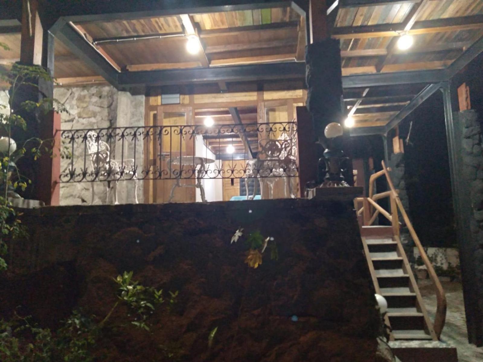 Omah Singo Stay & Resto Yogyakarta Bantul Extérieur photo